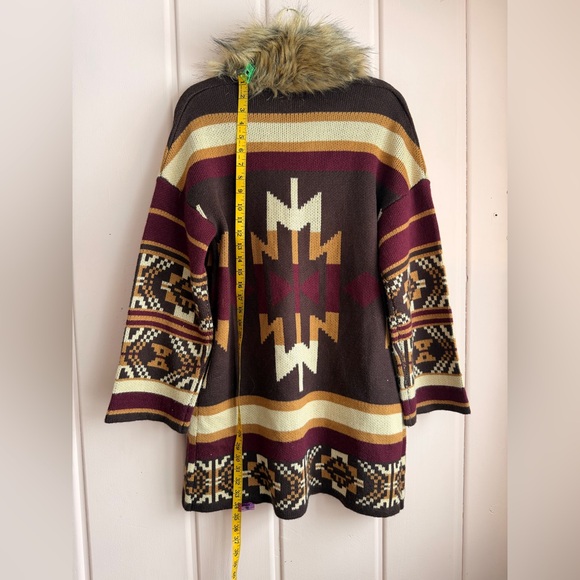 Aztec Patterned Brown Sweater with Faux Fur Collar - Picture 6 of 7